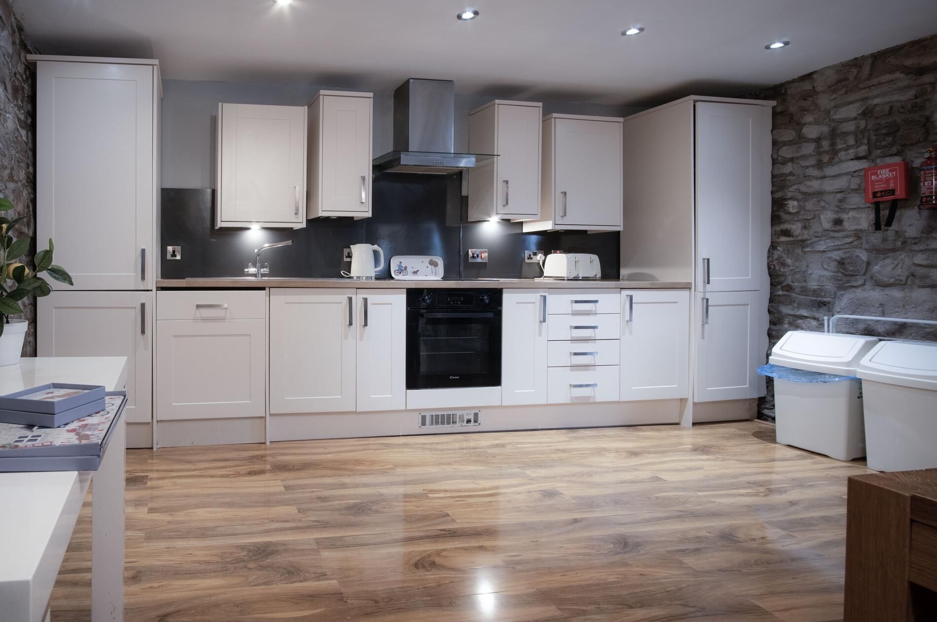 Småhus (3 Bedrooms) | Eget kjøkken | Mikrobølgeovn, ovn, kokeplater og vannkoker