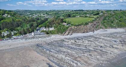 Waterfront 1 - 1 Bedroom Apartment - Wisemans Bridge