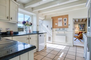 Cottage (2 Bedrooms) | Private kitchen | Microwave, oven, stovetop, dishwasher - Fern Cottage - 2 Bedroom Cottage - St. Florence (Tenby)