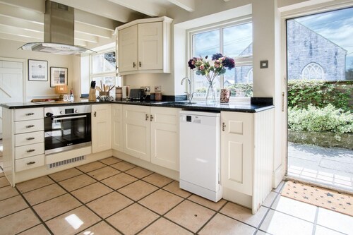 Fern Cottage - 2 Bedroom Cottage - St. Florence