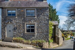 Front of property - Fern Cottage - 2 Bedroom Cottage - St. Florence (Tenby)