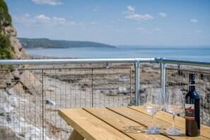 Floor plan - Waterfront 2 - 2 Bedroom Apartment - Wisemans Bridge (Saundersfoot)