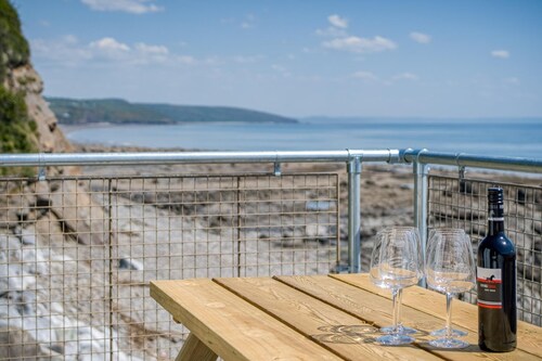 Waterfront 2 - 2 Bedroom Apartment - Wisemans Bridge