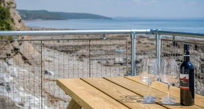 Waterfront 2 - 2 Bedroom Apartment - Wisemans Bridge