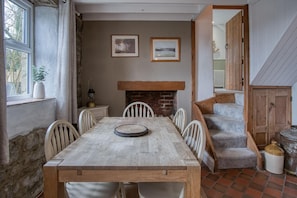 Floor plan - Woodcocks House - 3 Bedroom Holiday Home - Kilgetty (Kilgetty)