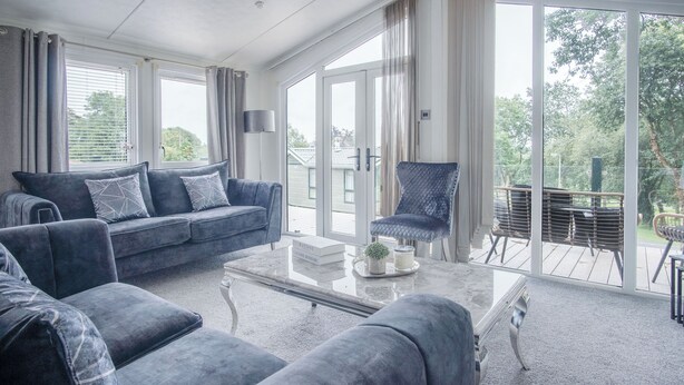 Apartemen (3 Bedrooms) | Area keluarga | Televisi 32-inci dengan saluran TV kabel