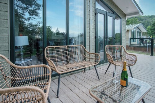 1 Manor Lodge - 3 Bedroom Lodge - Pendine