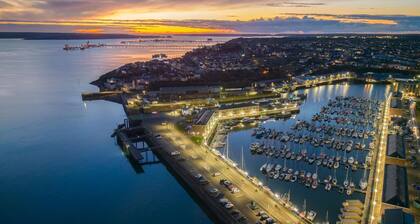 The Penthouse - 1 Bedroom Penthouse - Milford Haven