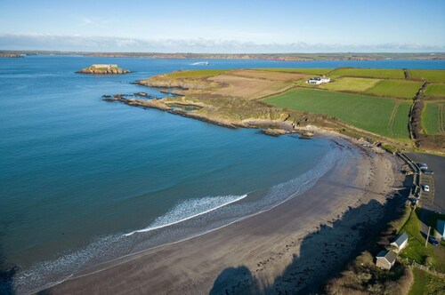 The Old Stables - 3 Bedroom Cottage - Angle