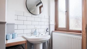 Cottage (2 Bedrooms) | 2 bedrooms, premium bedding, bed sheets