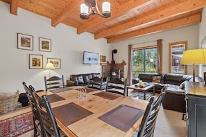 Condo, 3 Bedrooms | Interior