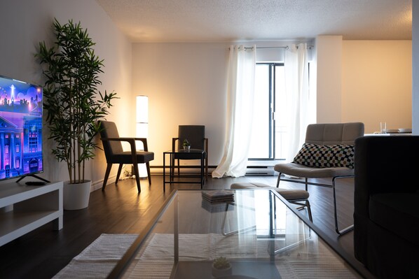 Smart TV - Cozy 1BR Downtown Montreal | Sofa Sleeps 2 | Prime Location (Montréal)