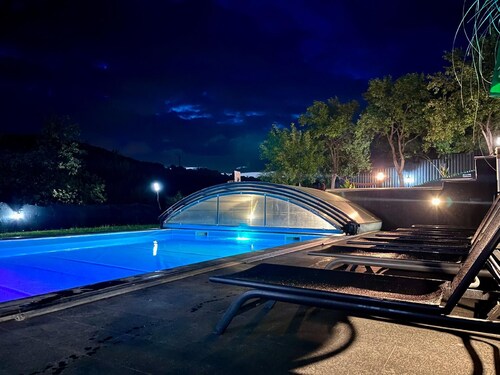 "Villa Diamond Hill"