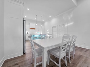 House, 4 Bedrooms | Dining