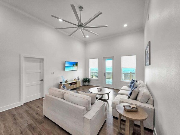 House, 4 Bedrooms | Living area | Smart TV, streaming services