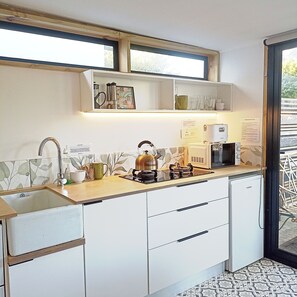 Microwave, stovetop, dishwasher