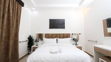 Condo familiar | Espacio para trabajar con laptop