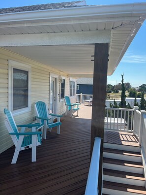 Terrace/patio - 4-Bedroom 3 Bath Pet Friendly House w/Hot Tub (Kitty Hawk)
