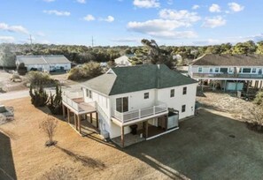 Exterior - 4-Bedroom House w/HOT TUB-Beach, Entertainment and Restaurants Close Proximity (Kitty Hawk)