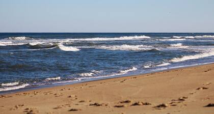 4-Bedroom 3 Bath Pet Friendly House w/Hot Tub