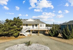 Exterior - 4-Bedroom 3 Bath Pet Friendly House w/Hot Tub (Kitty Hawk)