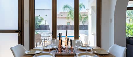 Apartment, 2 Bedrooms, Kitchen, Pool View | In-room dining