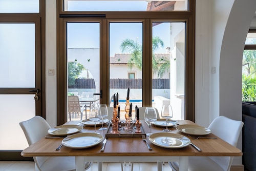 Lumina 2-BR Villa and Pool in Ayia Napa