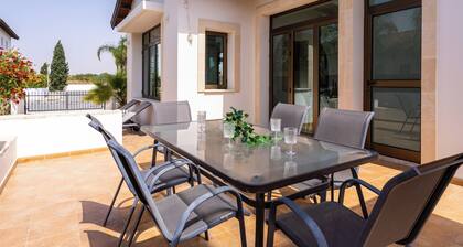 Lumina 2-BR Villa and Pool in Ayia Napa