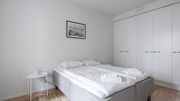 Superior appartement, balkon, uitzicht op de binnenplaats | Verduisterende gordijnen, gratis wifi