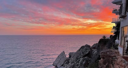Central Andalusian house with roof terrace and mountain views