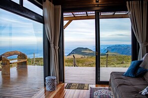 Premium Cabin, Hill View | Living room - Experiência Premium - Montanha do Sol (Rio Fortuna)