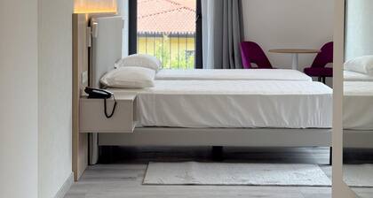 Lake and More Suite Hotel