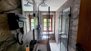 Superior Double or Twin Room | Soundproofing, free WiFi - Bizant House Boutique Hotel (Gjirokastër)