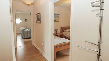 2 bedrooms, individually decorated, individually furnished, free WiFi