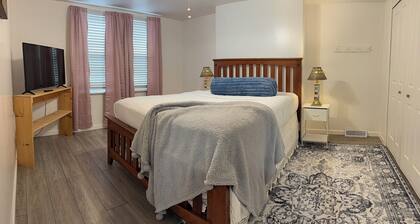 Soothing entire 3-bedroom 2-fullbath house with AC in Pittsburgh