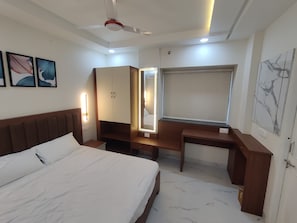 Apartamento | Escrivaninha, ferros/tábuas de passar roupa, Wi-Fi de cortesia