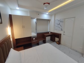 Apartamento | Escrivaninha, ferros/tábuas de passar roupa, Wi-Fi de cortesia