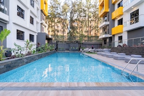 Pool - Modern one bed apartment in brilliant Nairobi in secure and calm environment. (Nairobi)