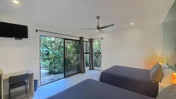 1 slaapkamer, een kluis op de kamer, een strijkplank/strijkijzer