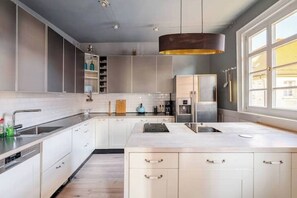 Kühlschrank, Ofen, Herdplatte, Geschirrspüler