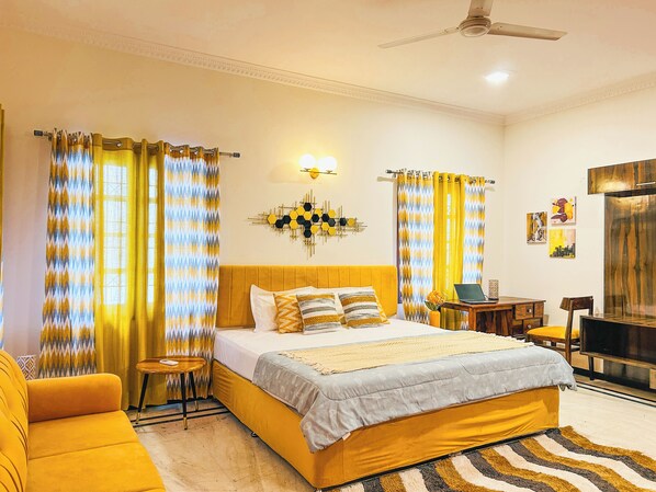 5 bedrooms, iron/ironing board, WiFi, bed sheets