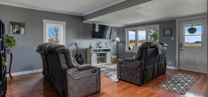 Living area - Greenly's Getaway (Rodney)