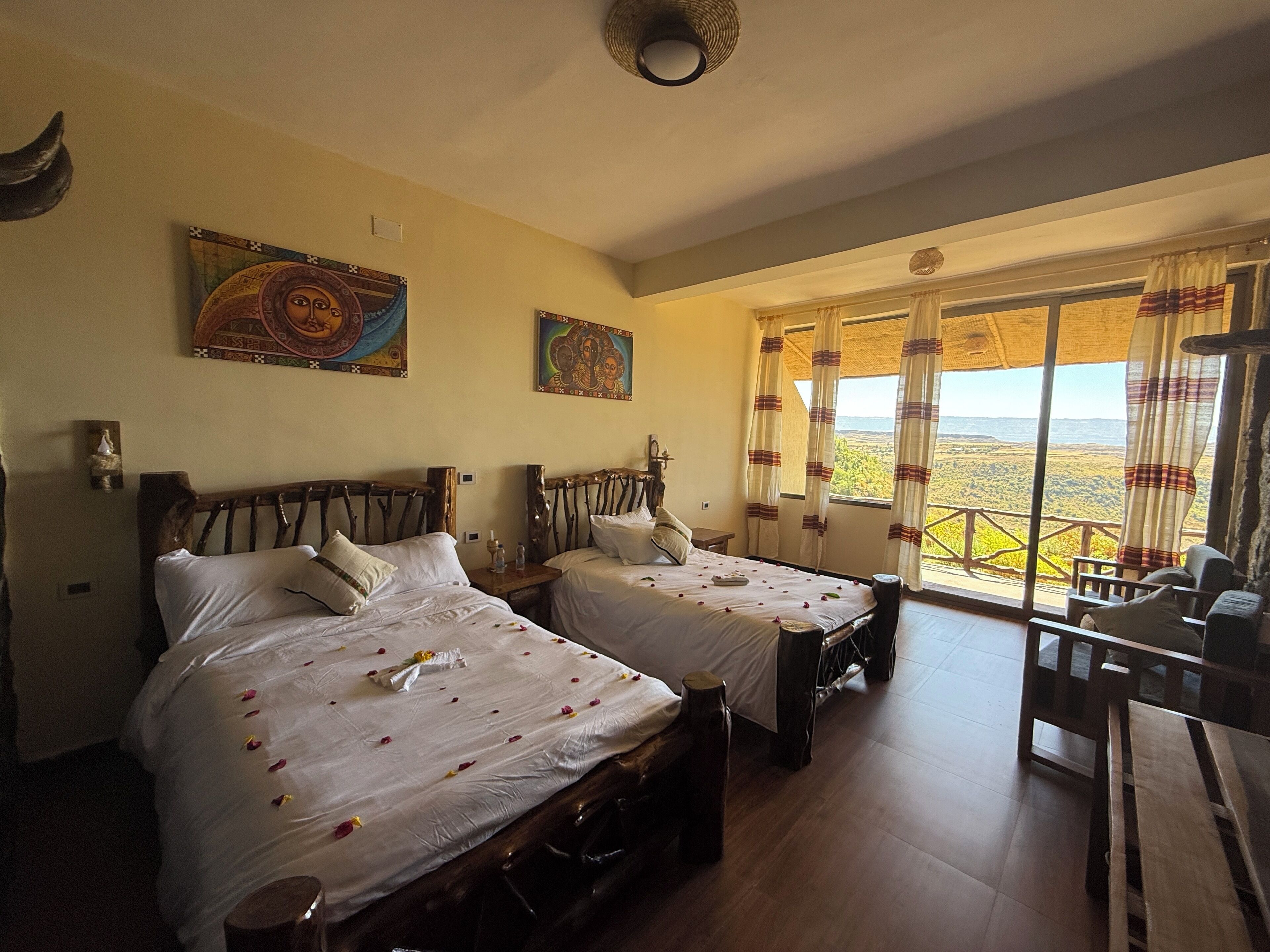 Individuelt dekorert, skrivebord og skrivebord for bærbar PC