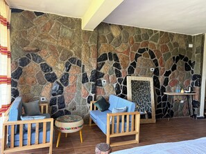 Desk, laptop workspace, free WiFi