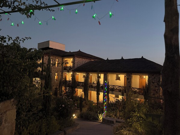 Exterior - Hilltop Lodge - Lalibela  (Lalibela)