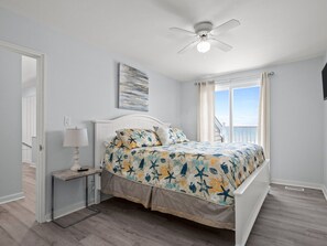 4 室のベッドルーム、アイロン / アイロン台、WiFi、ベッドシーツ