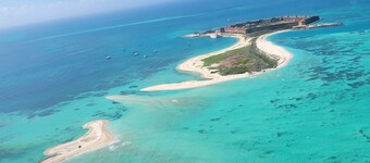 Tranquility Bayview House-Ocean Front with pool, boat basin and boat ramp