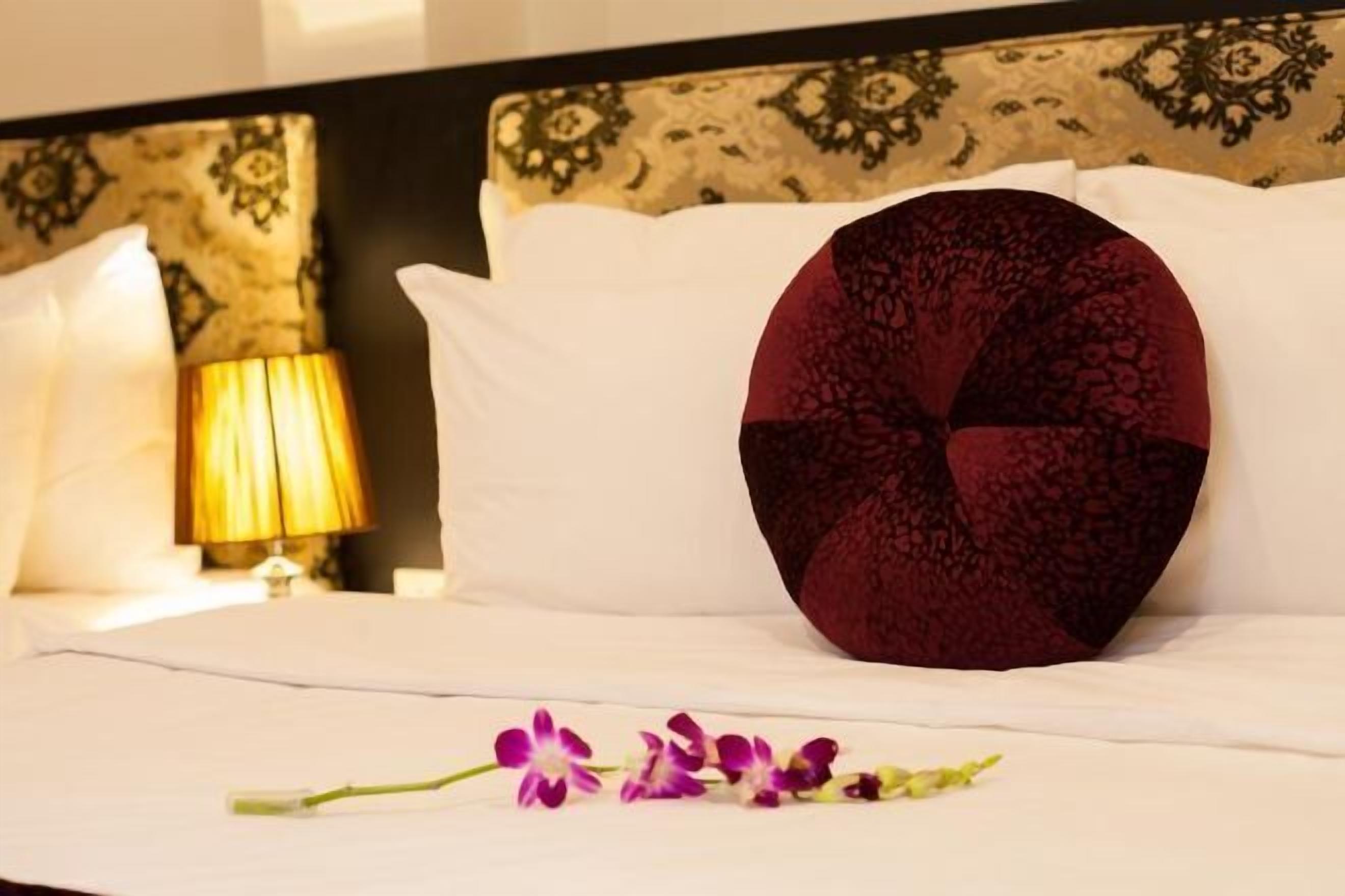 書桌、隔音、免費 Wi-Fi