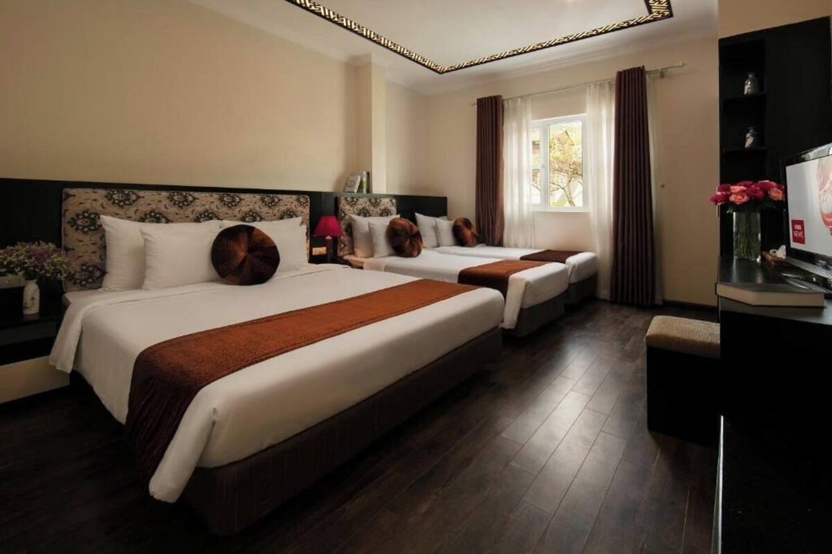 Family Quadruple Room, City View | Desk, free WiFi