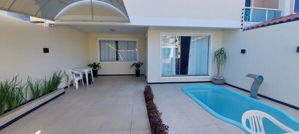 Villa básica | Piscina | Una piscina al aire libre